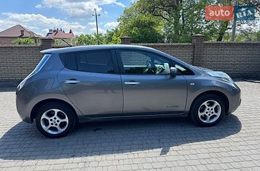 Хетчбек Nissan Leaf 2015 в Чернівцях