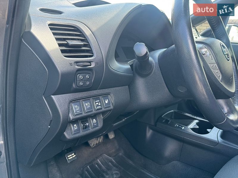 Хетчбек Nissan Leaf 2015 в Чернівцях