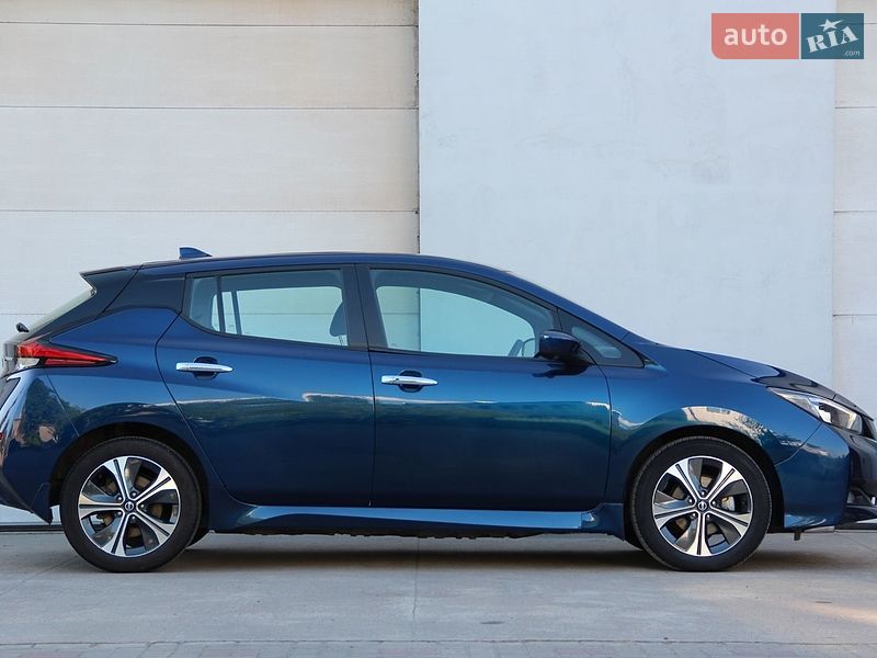 Хетчбек Nissan Leaf 2021 в Сарнах