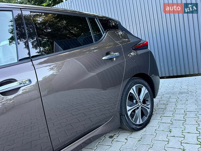 Хэтчбек Nissan Leaf 2018 в Дрогобыче