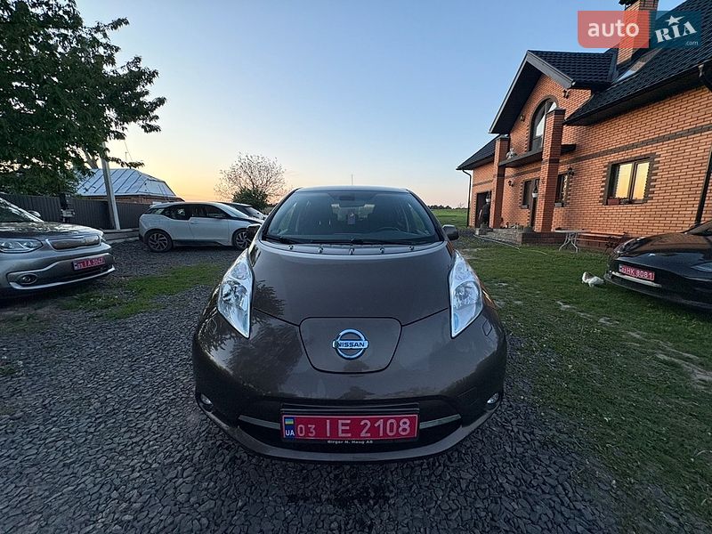 Хэтчбек Nissan Leaf 2016 в Луцке