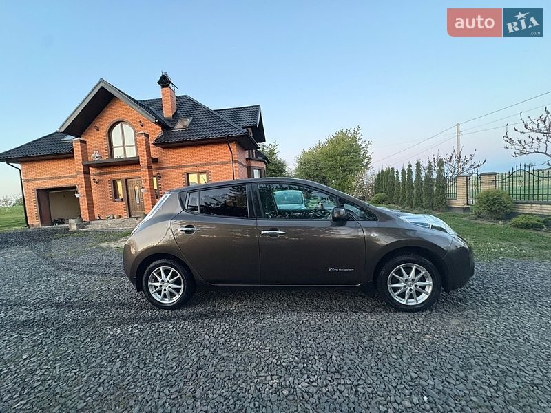 Хэтчбек Nissan Leaf 2016 в Луцке