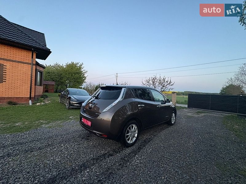 Хэтчбек Nissan Leaf 2016 в Луцке