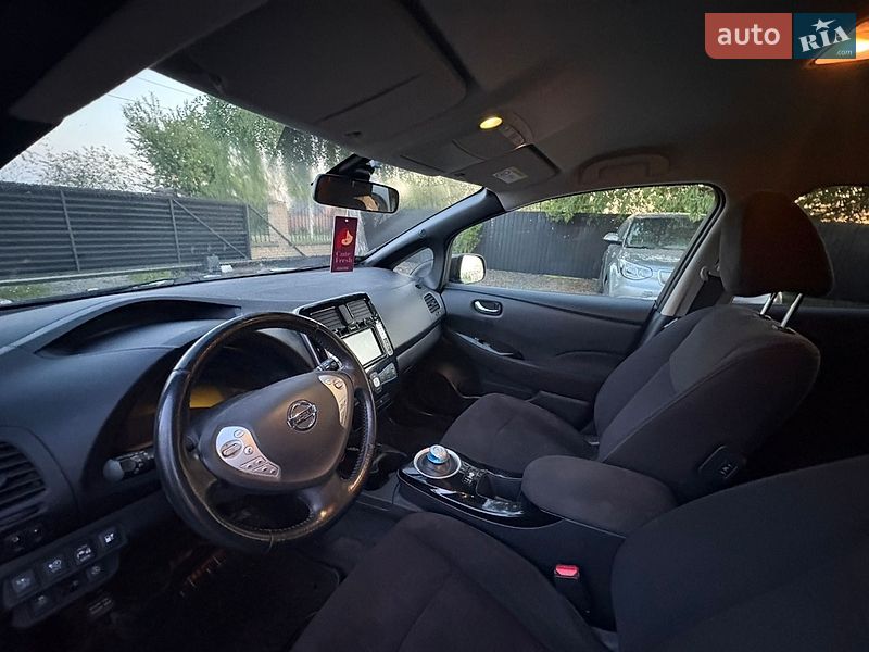 Хэтчбек Nissan Leaf 2016 в Луцке