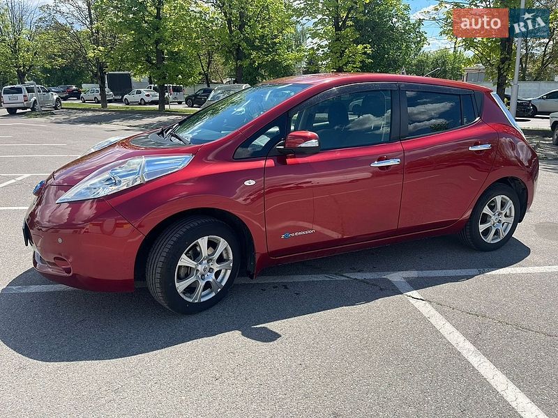Хетчбек Nissan Leaf 2013 в Львові