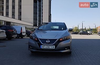 Хетчбек Nissan Leaf 2018 в Дніпрі