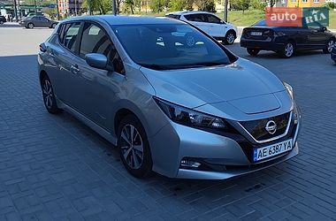 Хетчбек Nissan Leaf 2018 в Дніпрі