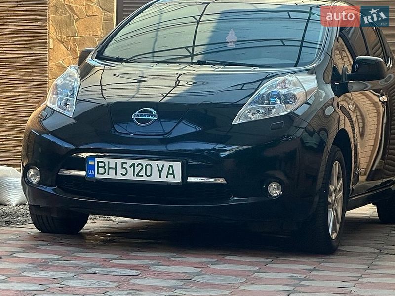 Хэтчбек Nissan Leaf 2012 в Одессе