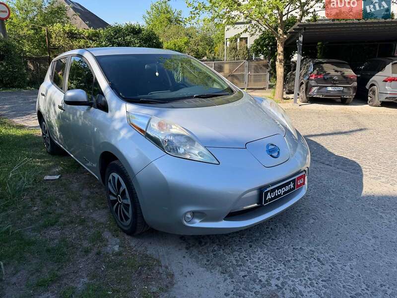 Хетчбек Nissan Leaf 2013 в Києві фото 3 Хетчбек Nissan Leaf 2013 в Києві