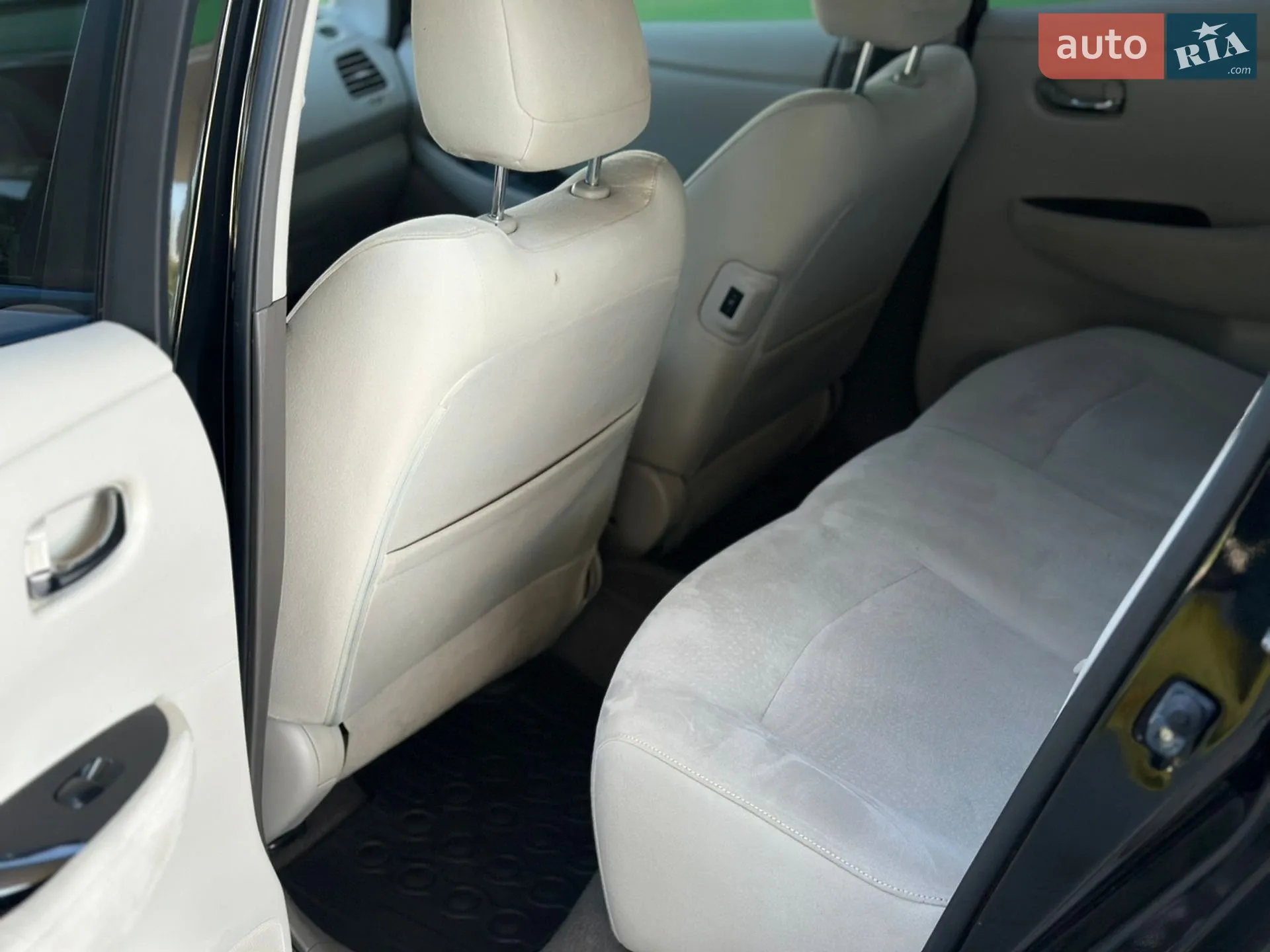 2012 Nissan Leaf - мініатюра 29