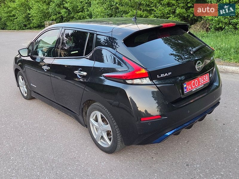 Хэтчбек Nissan Leaf 2017 в Радивилове