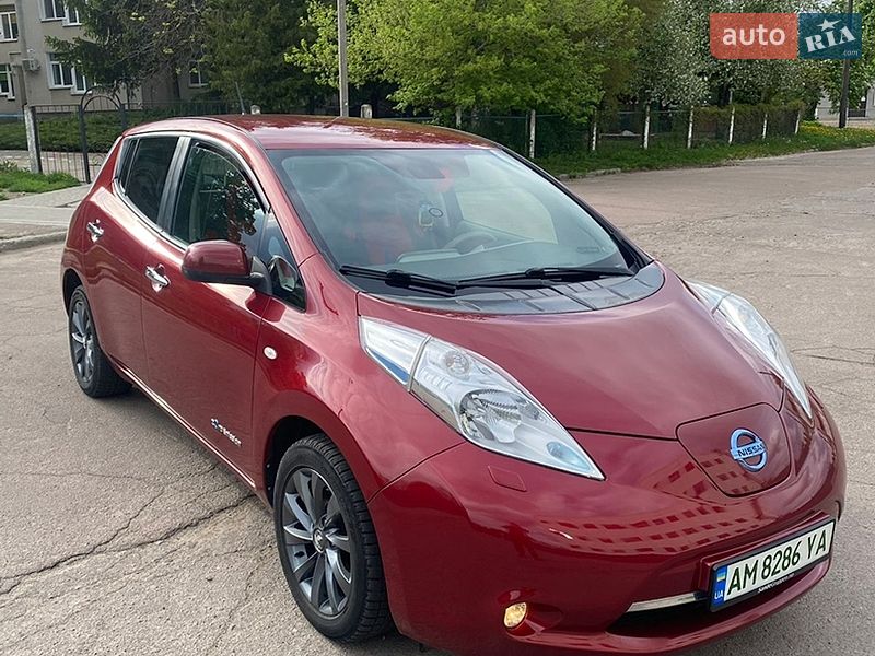 Хэтчбек Nissan Leaf 2015 в Житомире