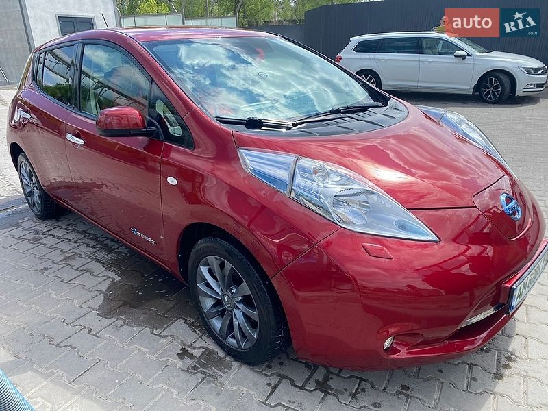 Хэтчбек Nissan Leaf 2015 в Житомире