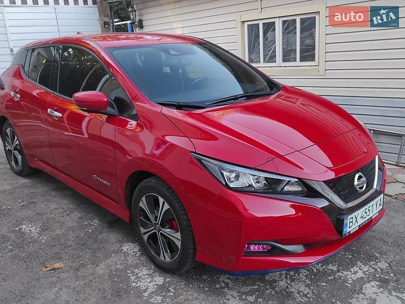 Хетчбек Nissan Leaf 2019 в Городку