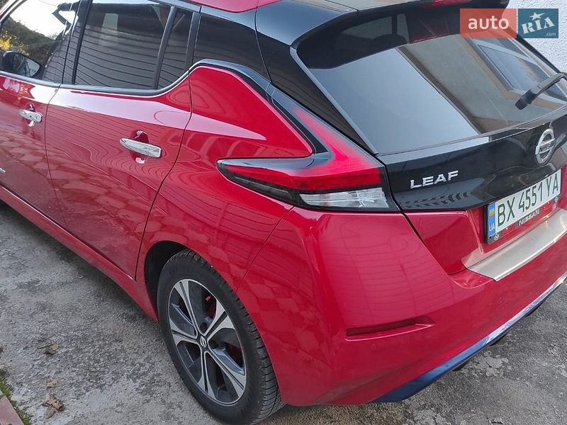 Хетчбек Nissan Leaf 2019 в Городку