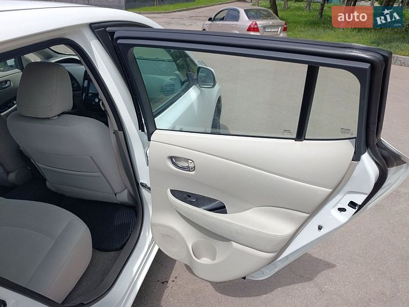 Хетчбек Nissan Leaf 2015 в Житомирі