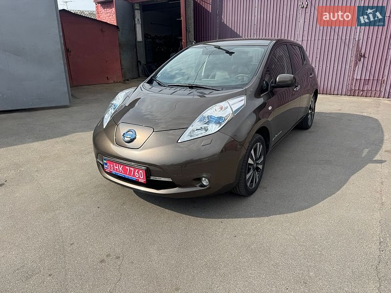Хэтчбек Nissan Leaf 2015 в Кременчуге