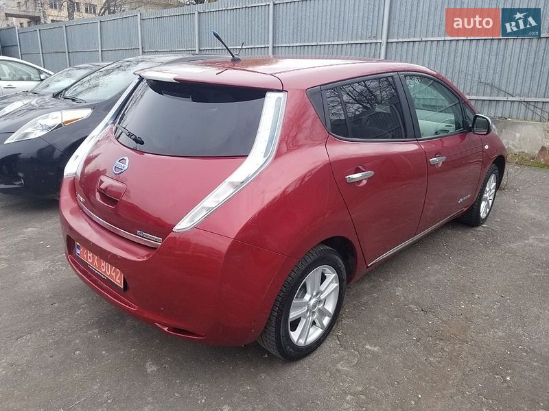 Хэтчбек Nissan Leaf 2013 в Тернополе