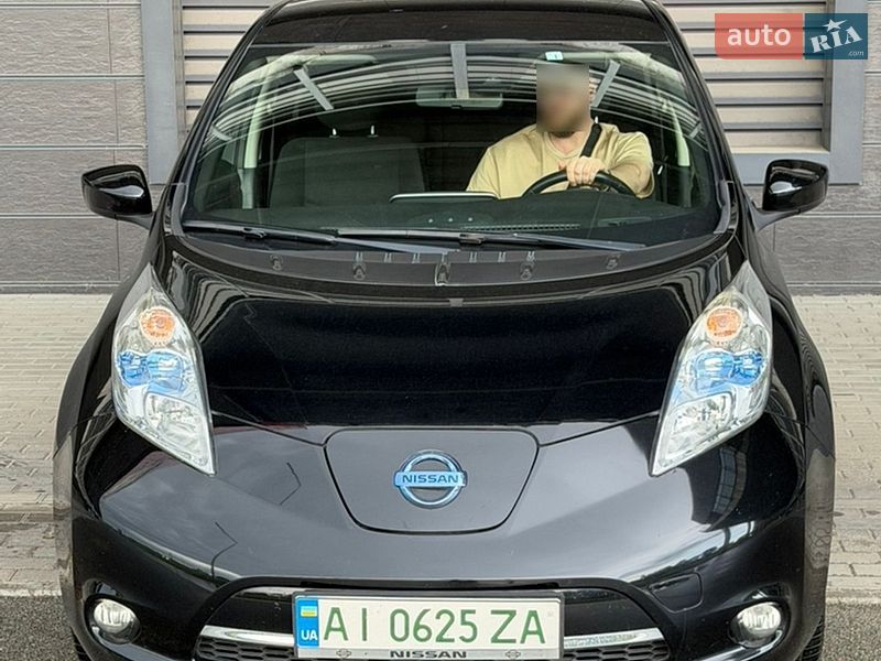 Хэтчбек Nissan Leaf 2016 в Киеве