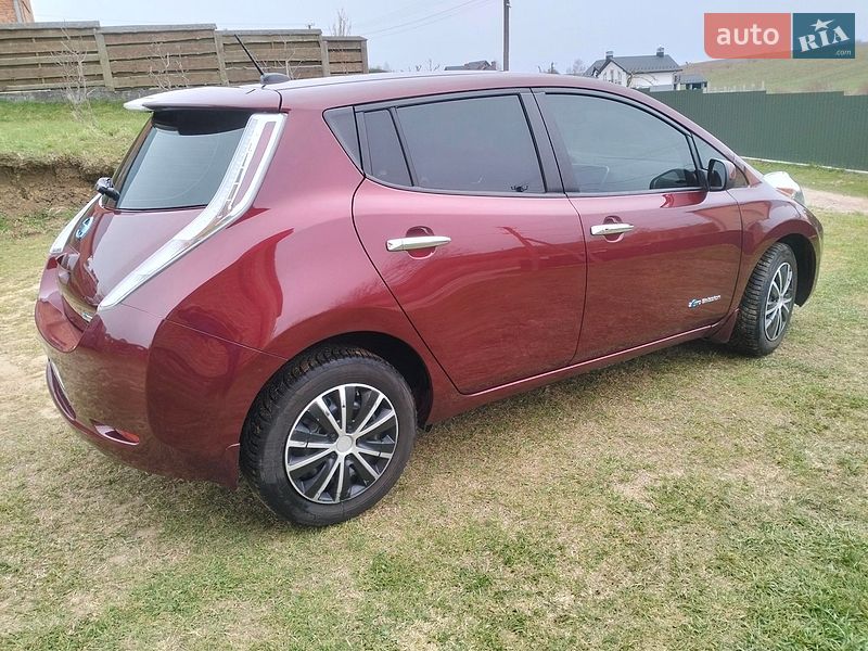 Хэтчбек Nissan Leaf 2017 в Куликове