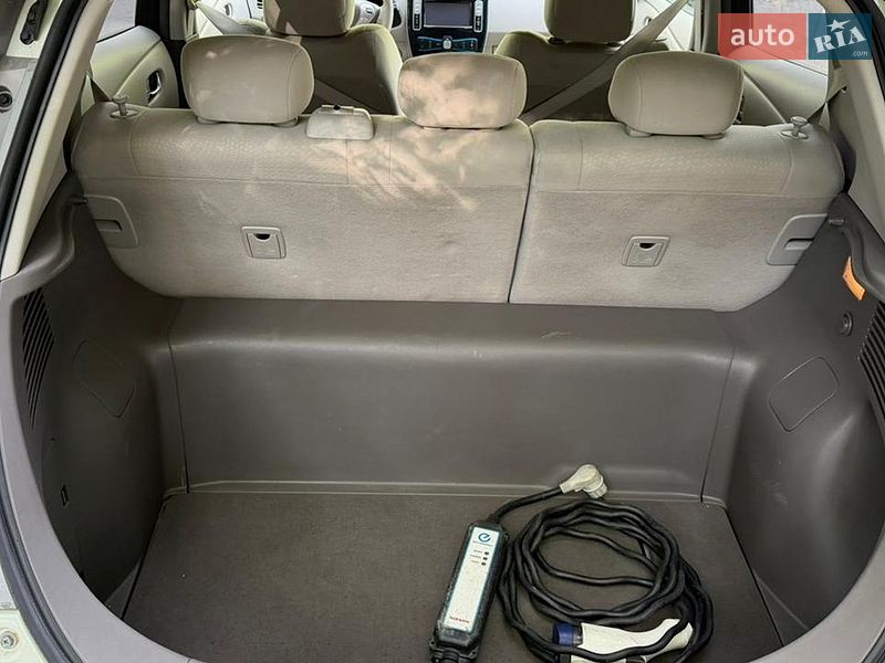 Хетчбек Nissan Leaf 2013 в Тернополі