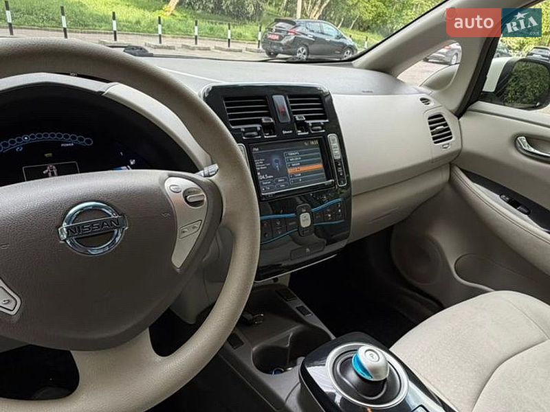 Хетчбек Nissan Leaf 2013 в Тернополі