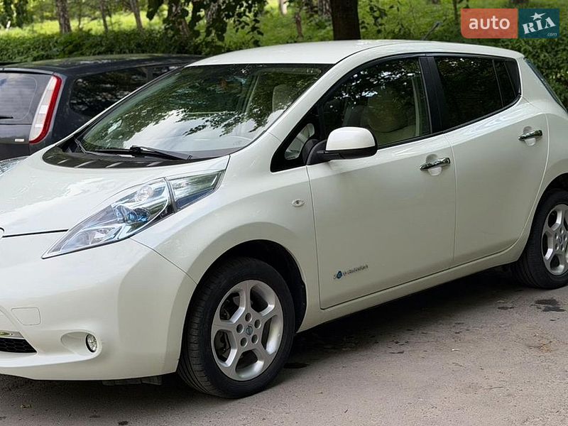 Хетчбек Nissan Leaf 2013 в Тернополі