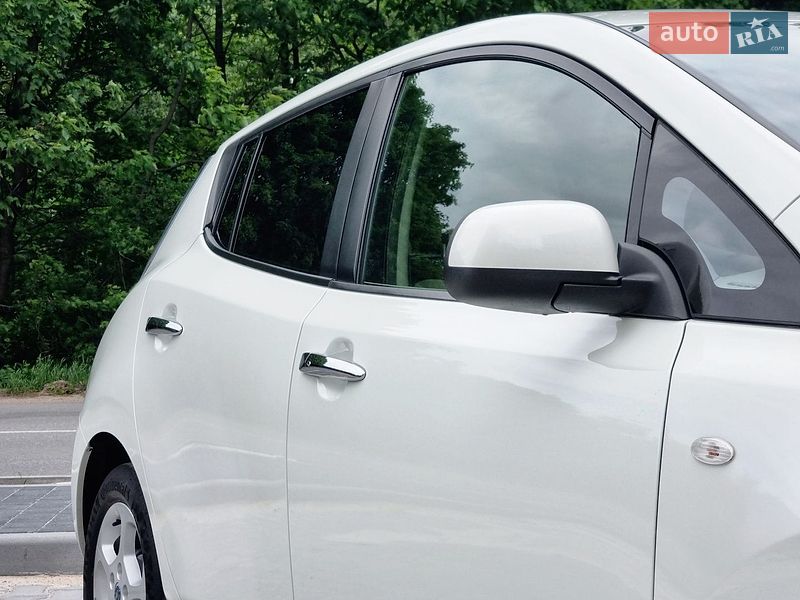 Хэтчбек Nissan Leaf 2013 в Тернополе