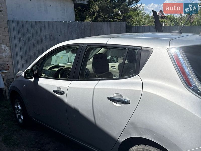 Хэтчбек Nissan Leaf 2011 в Днепре фото 4 Хэтчбек Nissan Leaf 2011 в Днепре