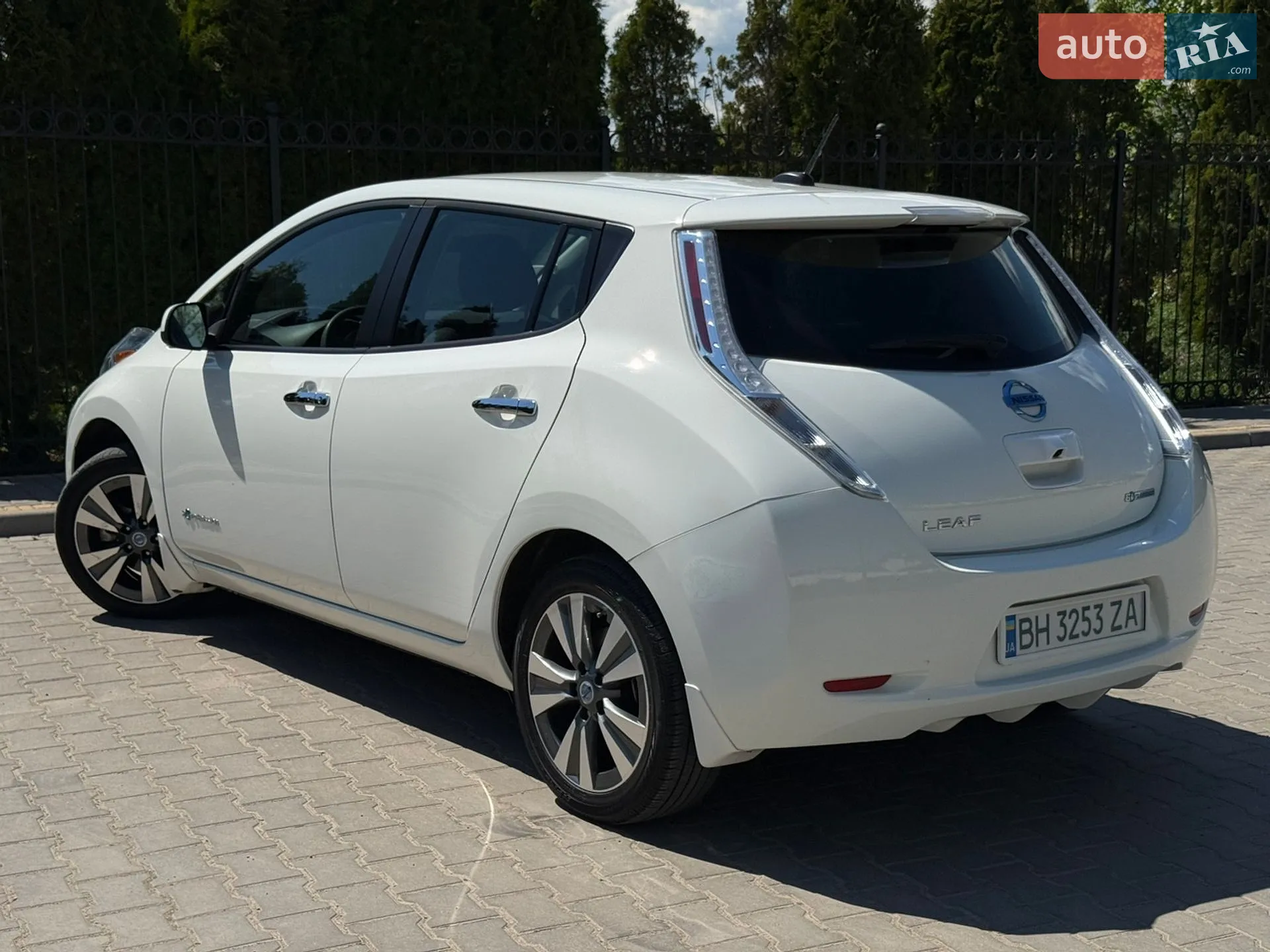 2017 Nissan Leaf - мініатюра 10