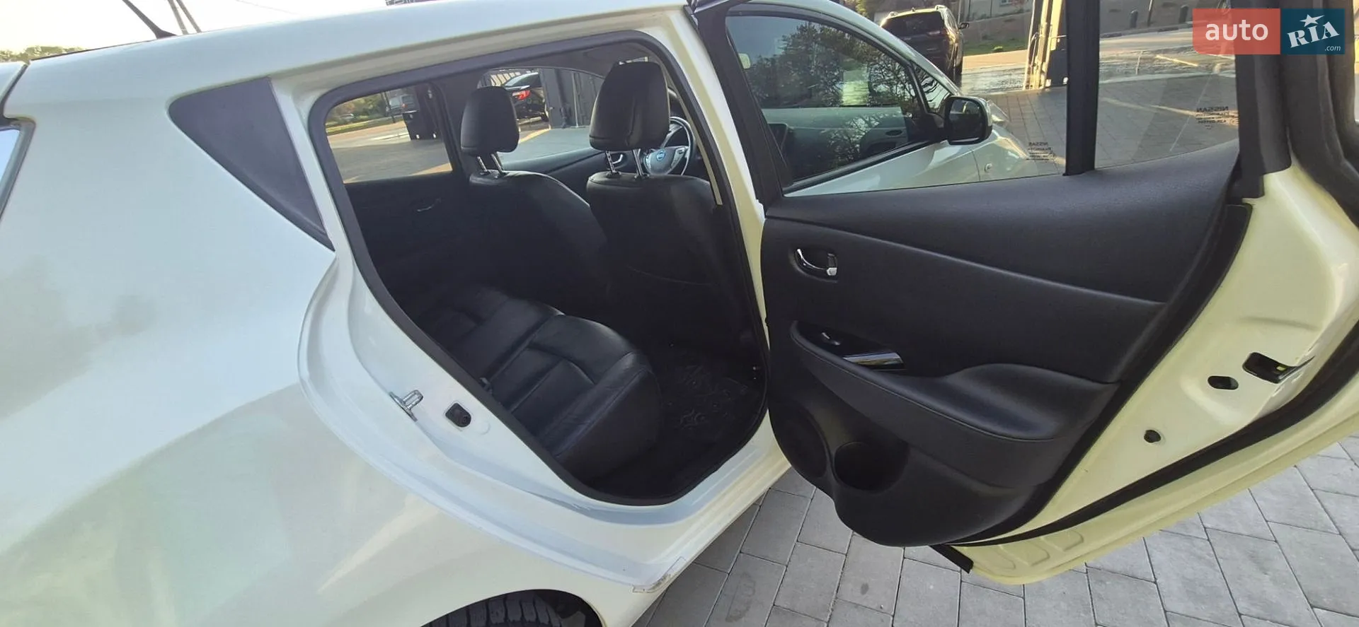 2015 Nissan Leaf - мініатюра 24