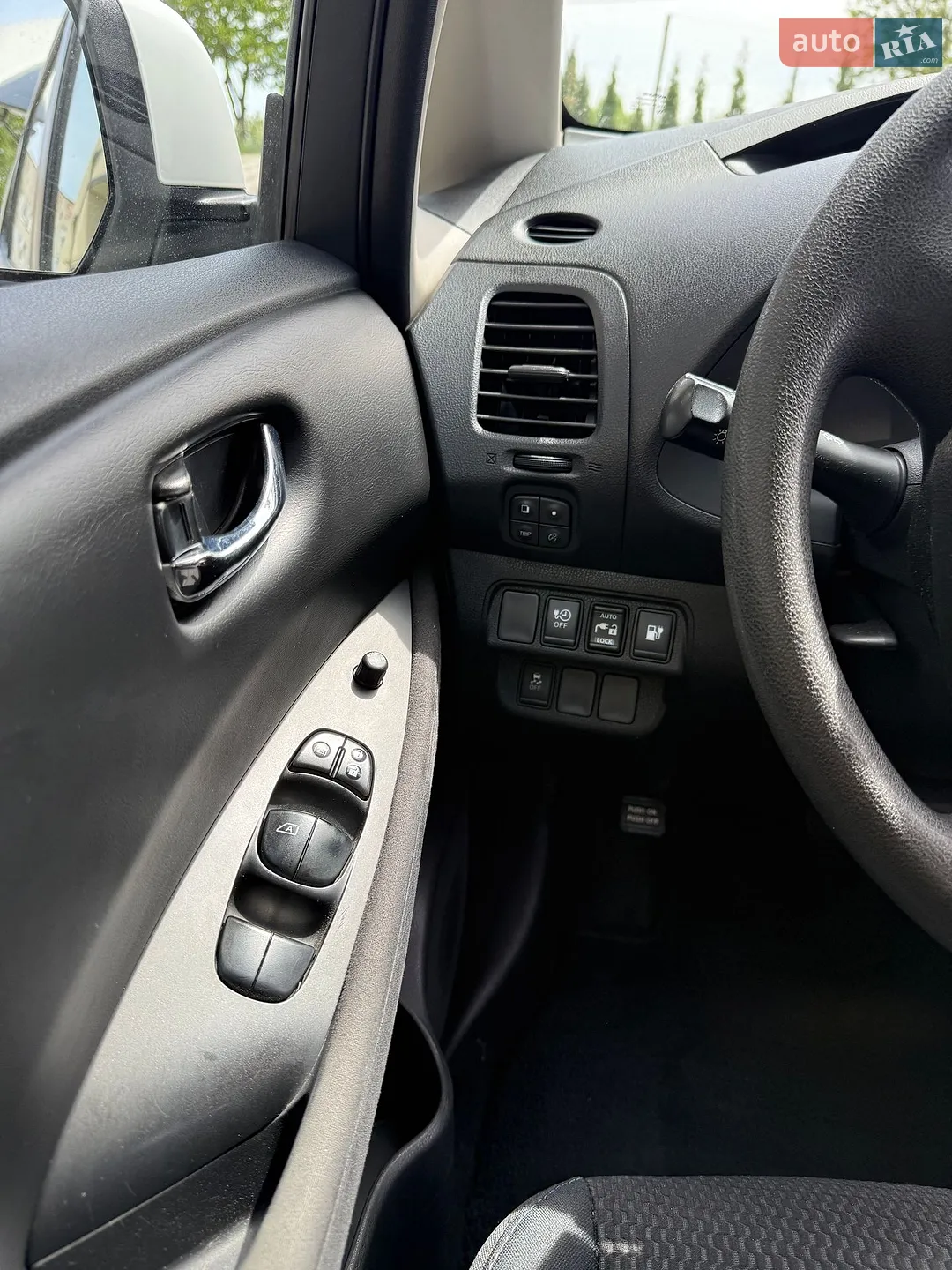 2017 Nissan Leaf - мініатюра 13