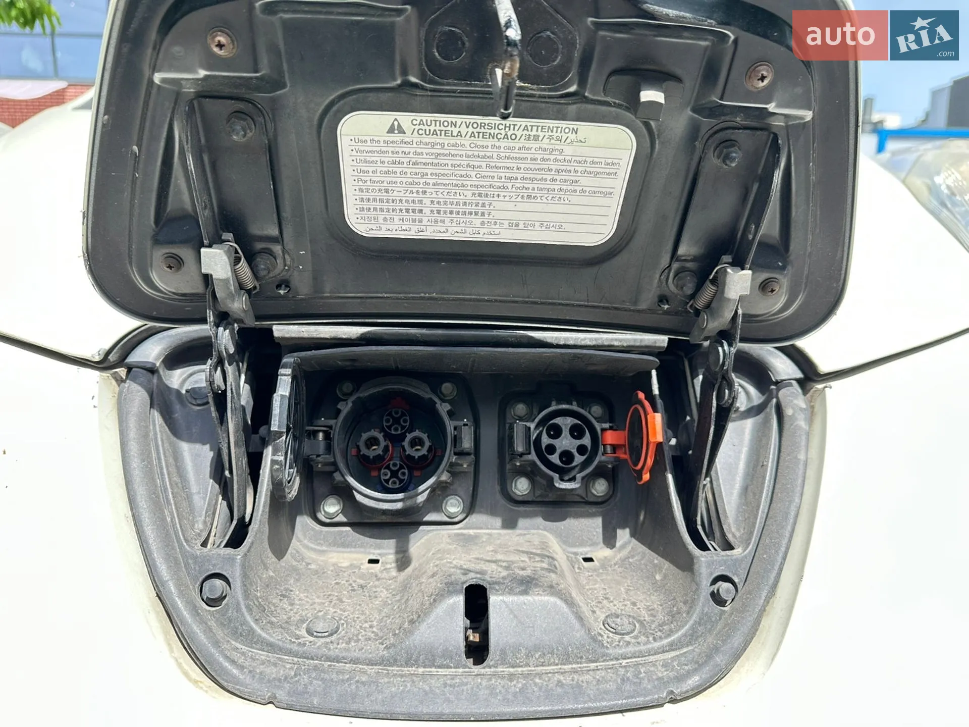 2011 Nissan Leaf - мініатюра 2