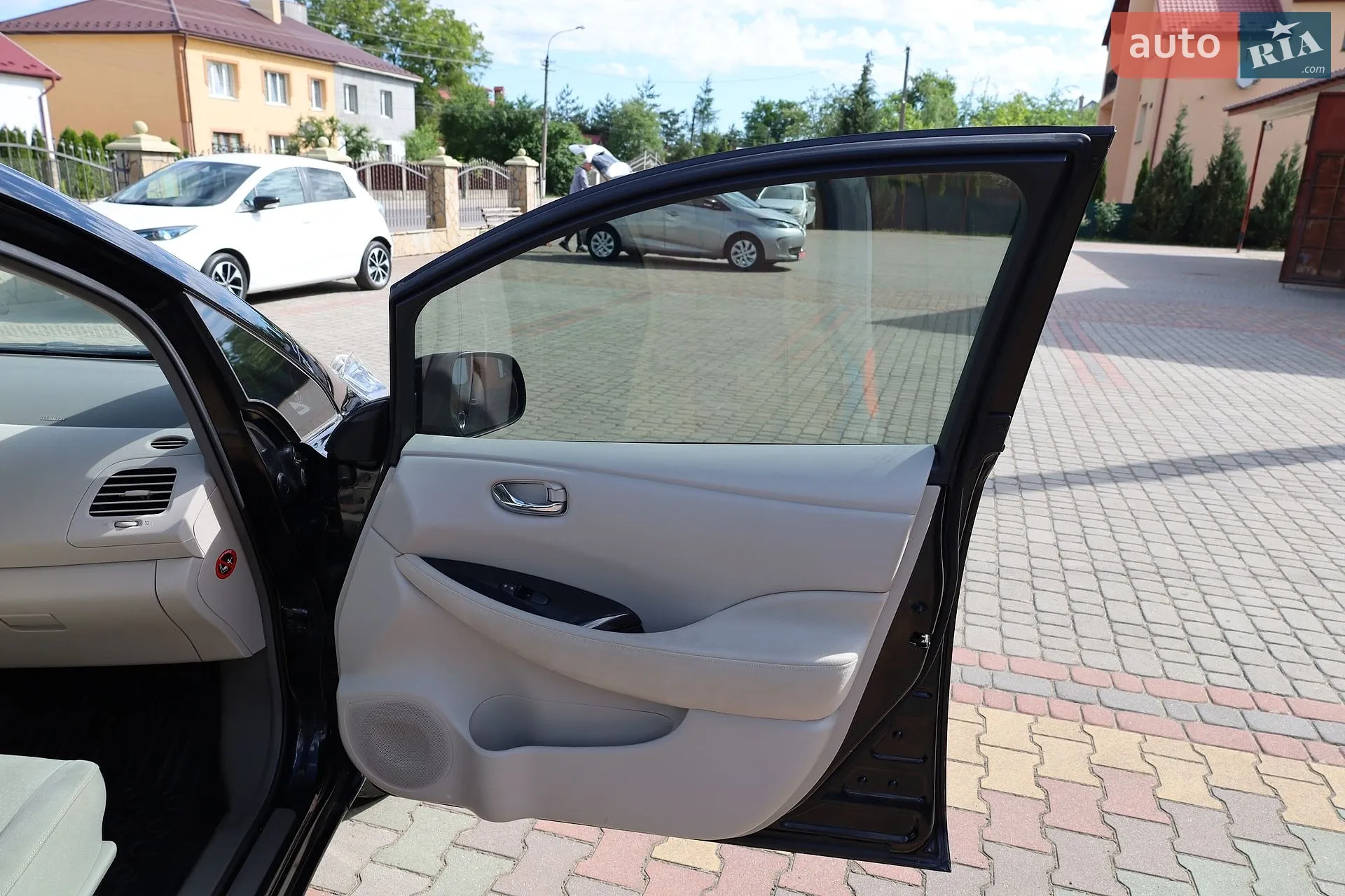 2011 Nissan Leaf - мініатюра 36