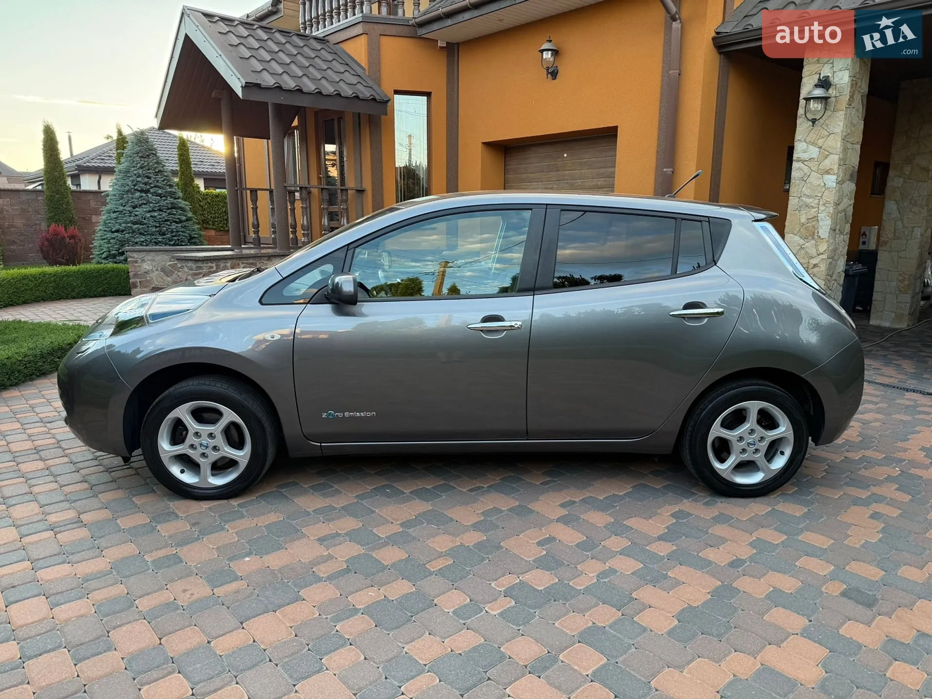 2014 Nissan Leaf - мініатюра 16