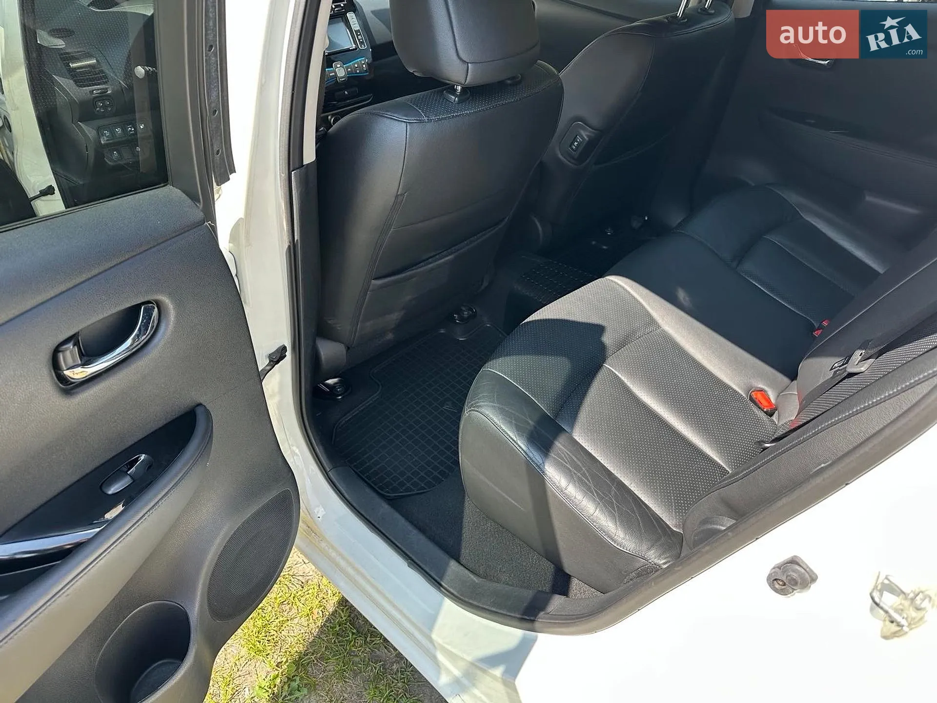 2015 Nissan Leaf - мініатюра 10