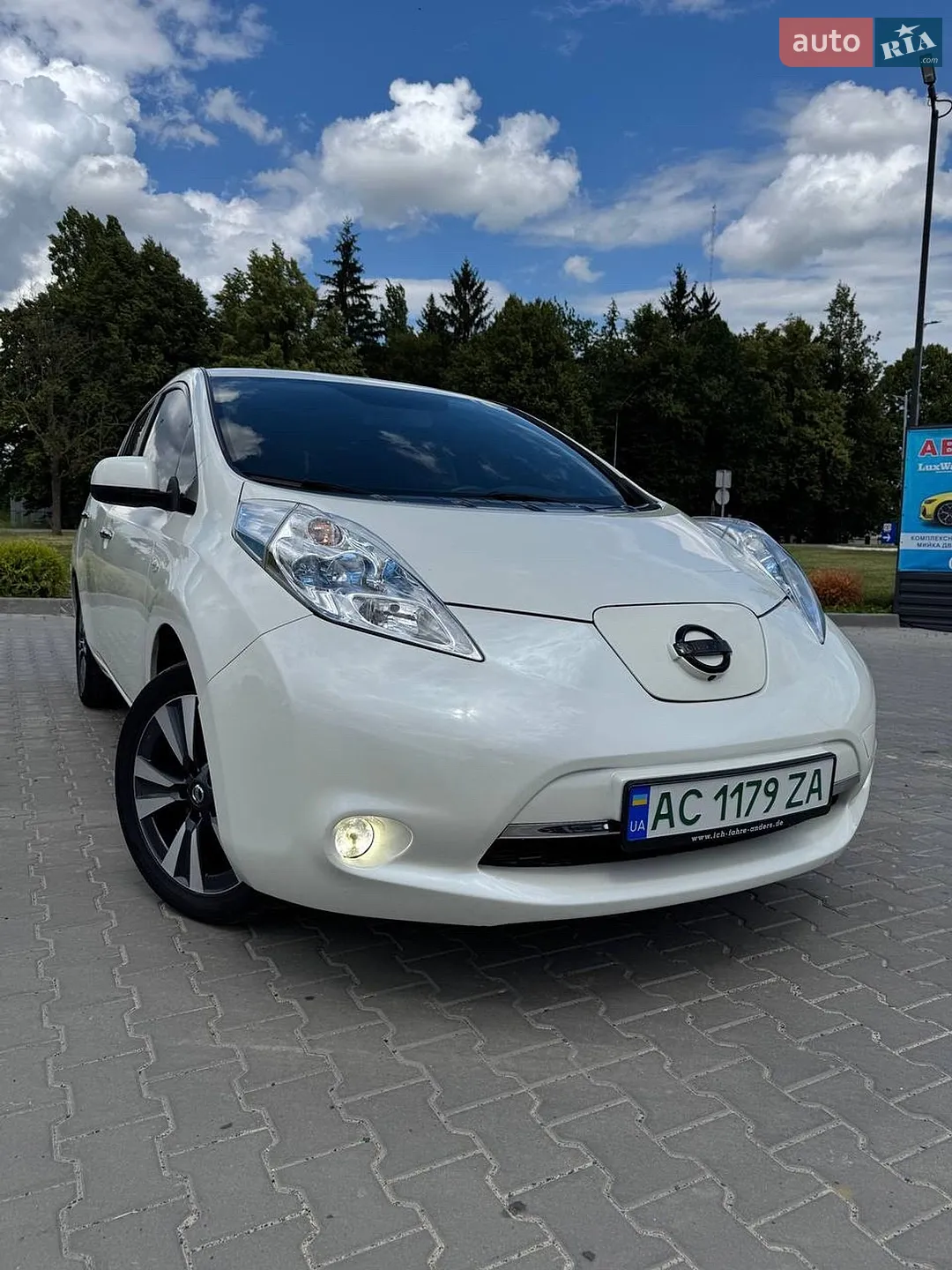 2017 Nissan Leaf - мініатюра 2
