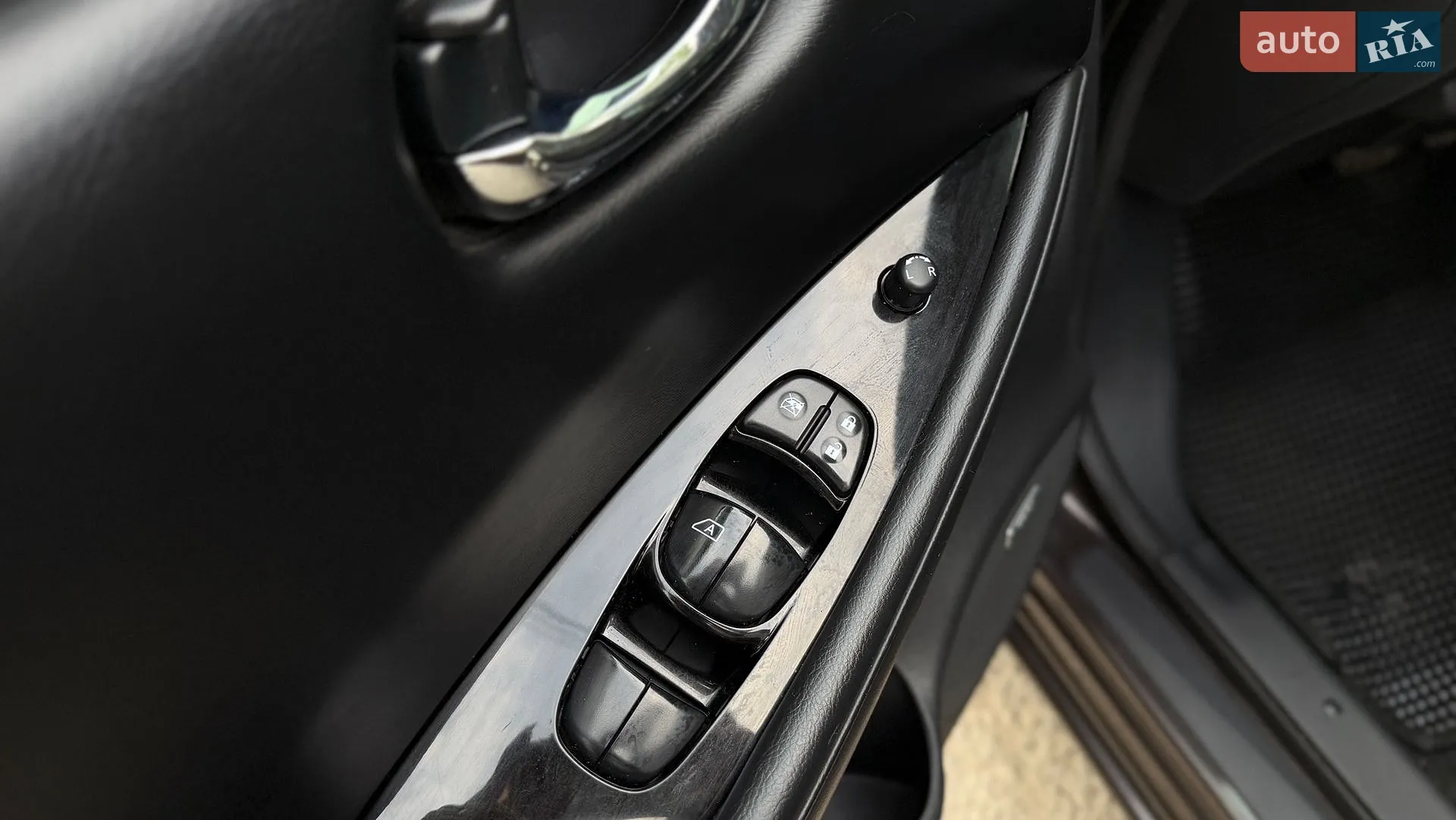 2015 Nissan Leaf - мініатюра 12