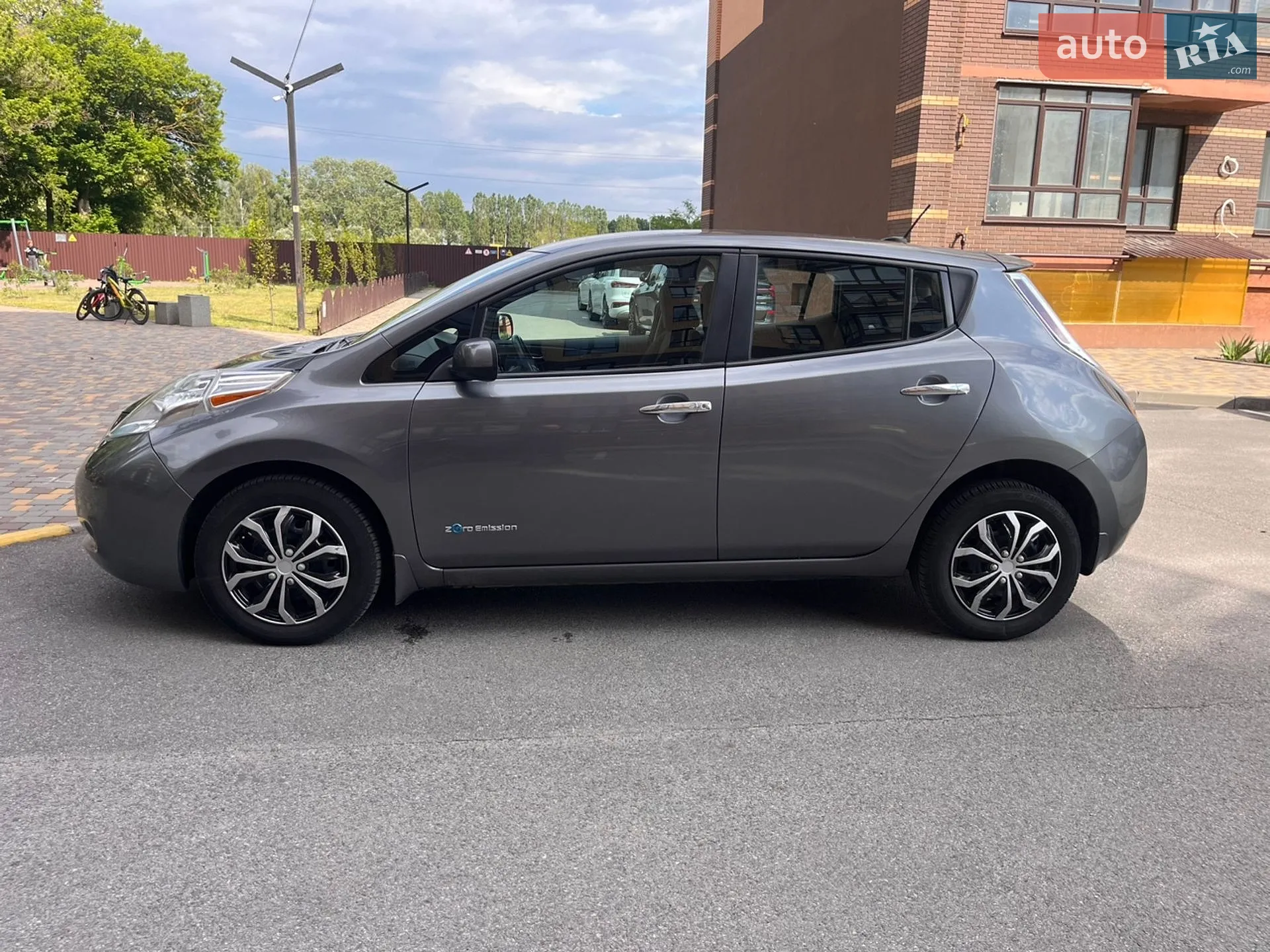 2015 Nissan Leaf - мініатюра 2