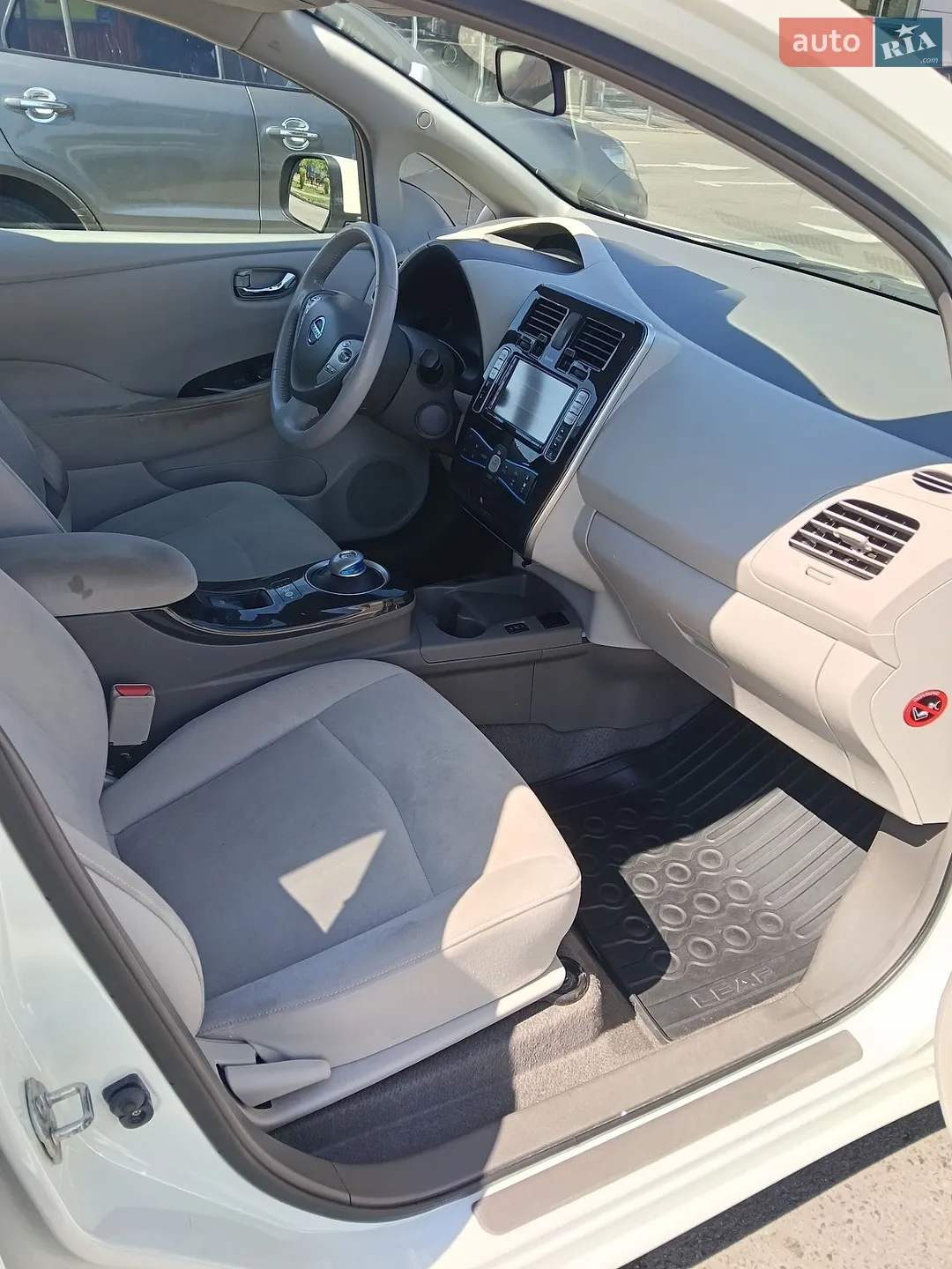 2011 Nissan Leaf - мініатюра 12
