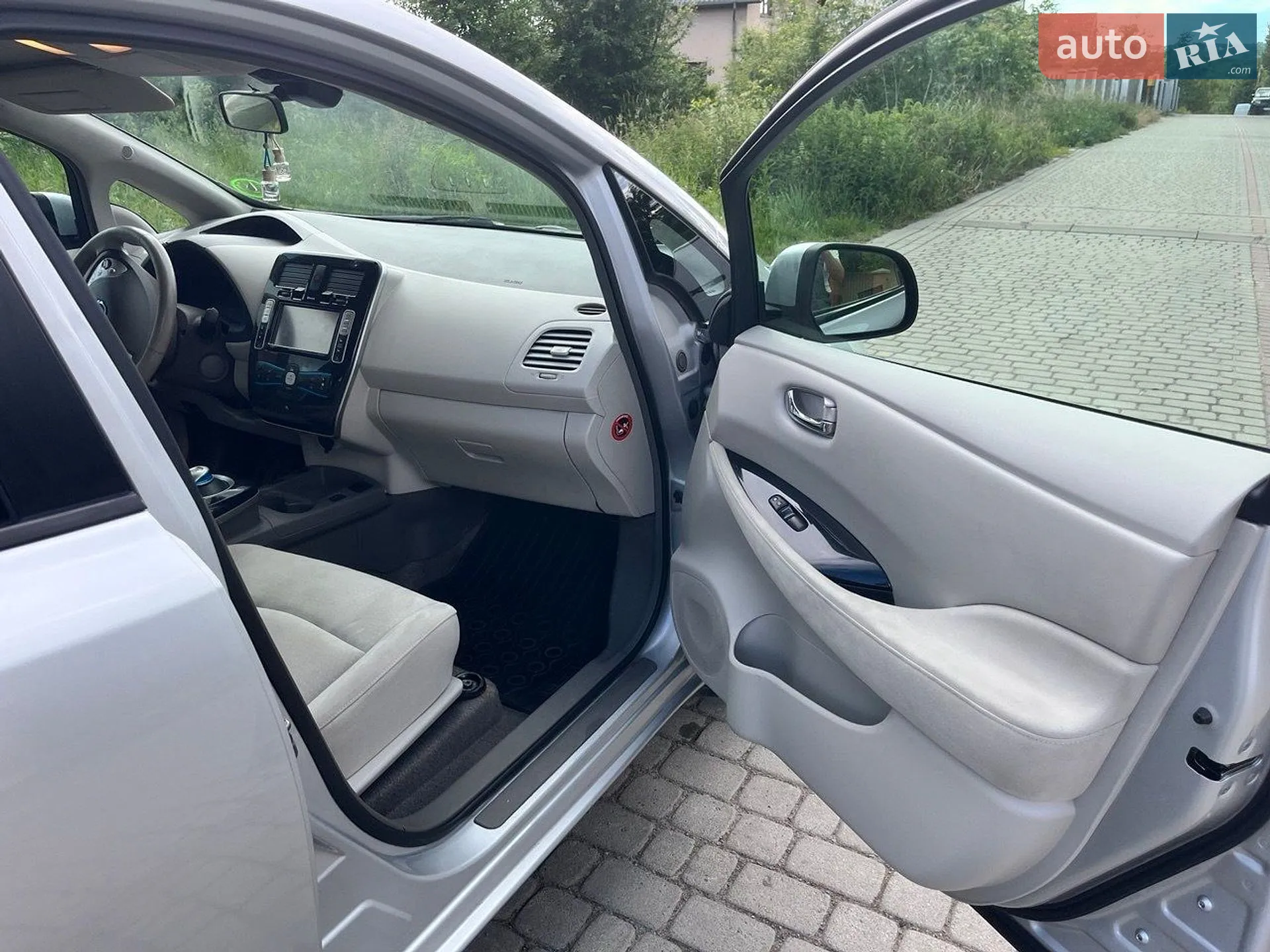 2012 Nissan Leaf - мініатюра 14