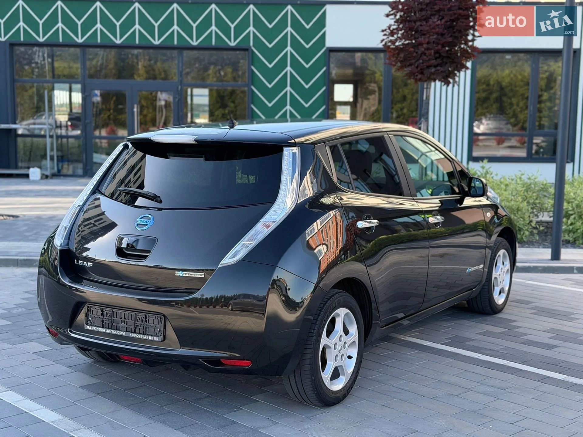 2017 Nissan Leaf - мініатюра 4