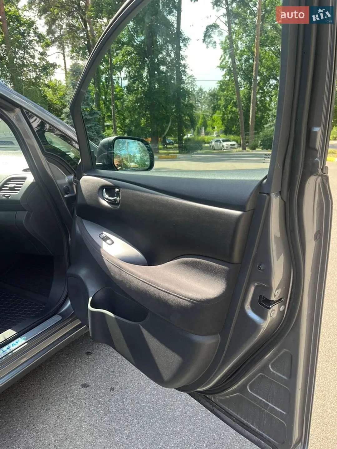 2015 Nissan Leaf - мініатюра 16