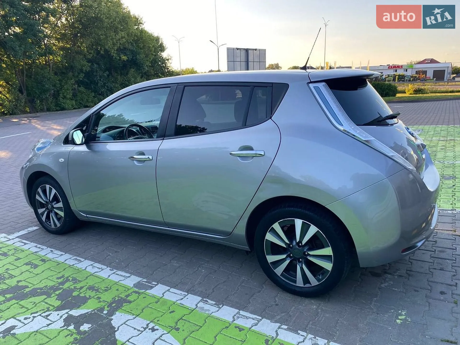 2017 Nissan Leaf - мініатюра 15