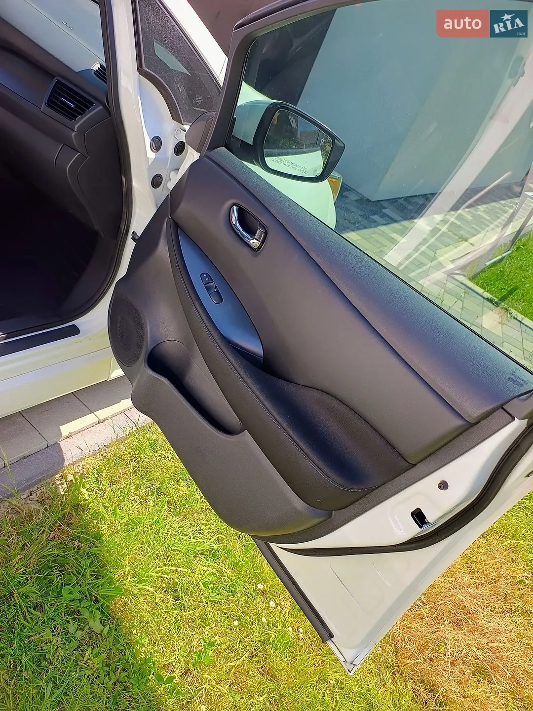 2022 Nissan Leaf - мініатюра 16