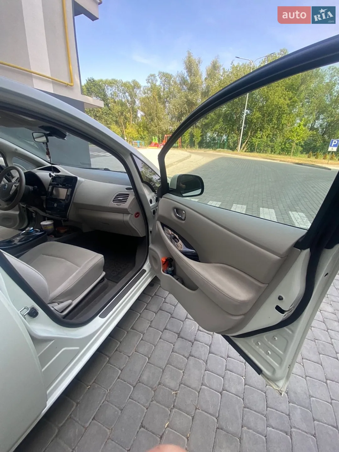2011 Nissan Leaf - мініатюра 23