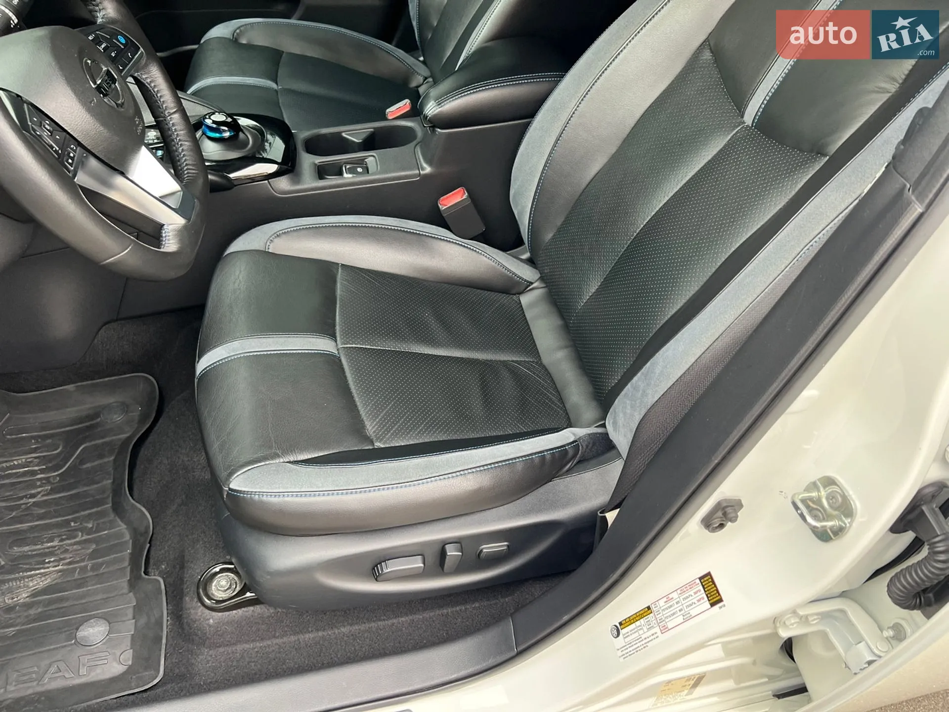 2020 Nissan Leaf - мініатюра 11