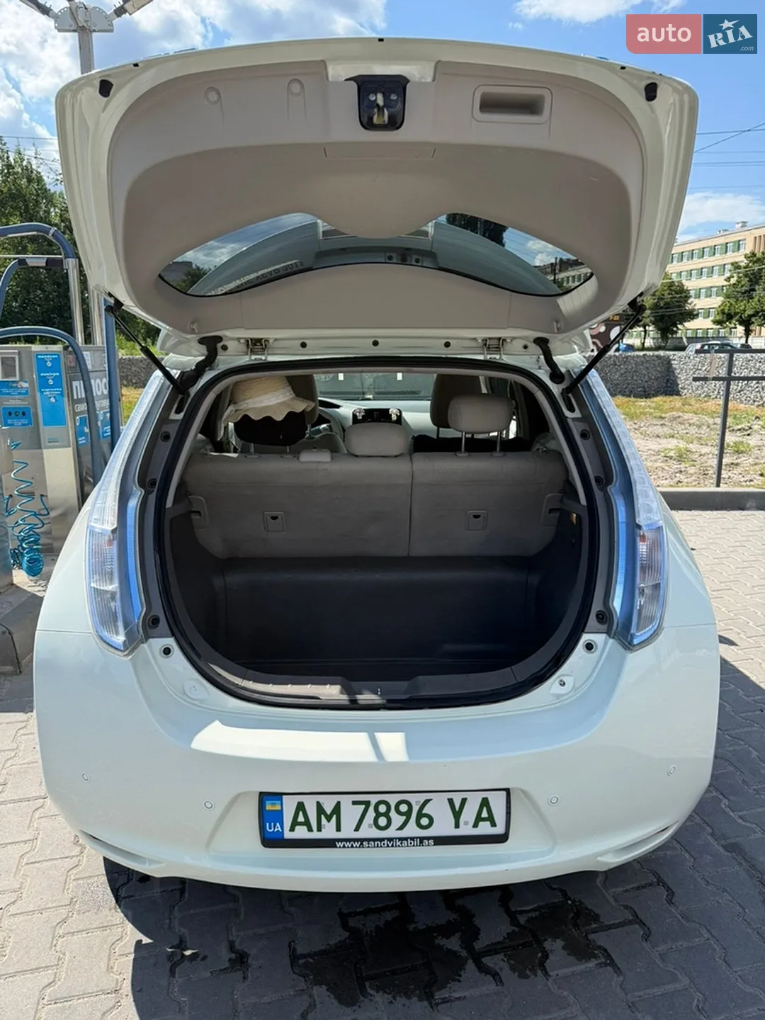 2010 Nissan Leaf - мініатюра 18