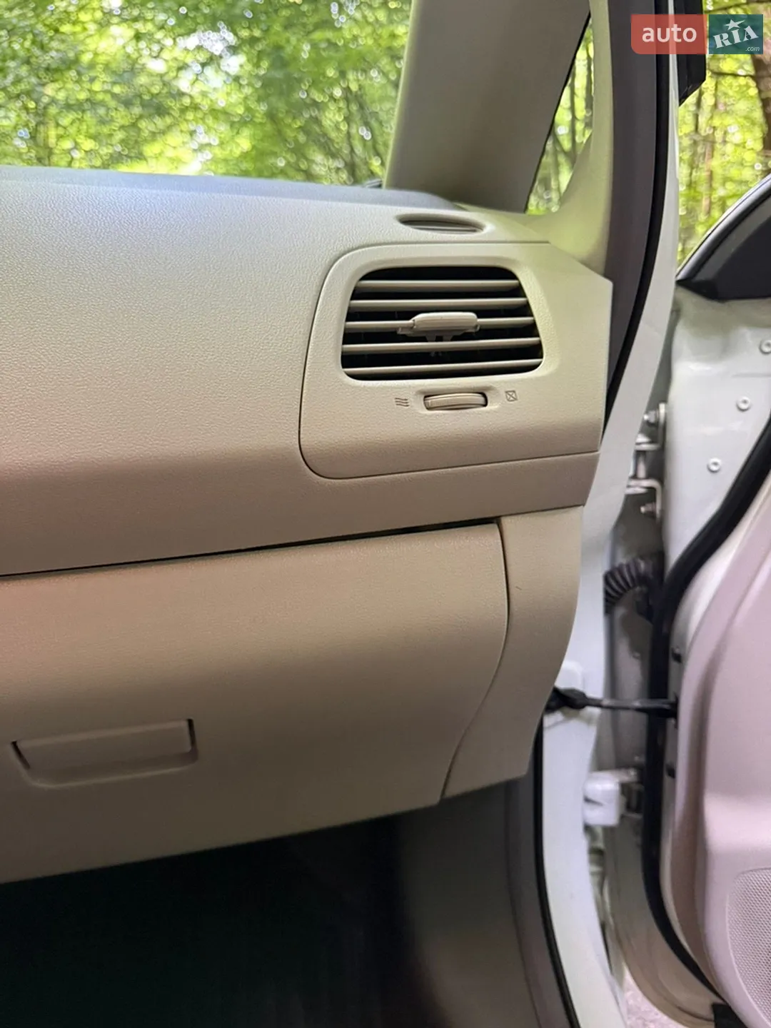 2010 Nissan Leaf - мініатюра 35
