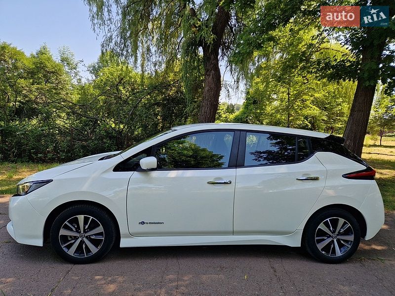 Хэтчбек Nissan Leaf 2019 в Ивано-Франковске